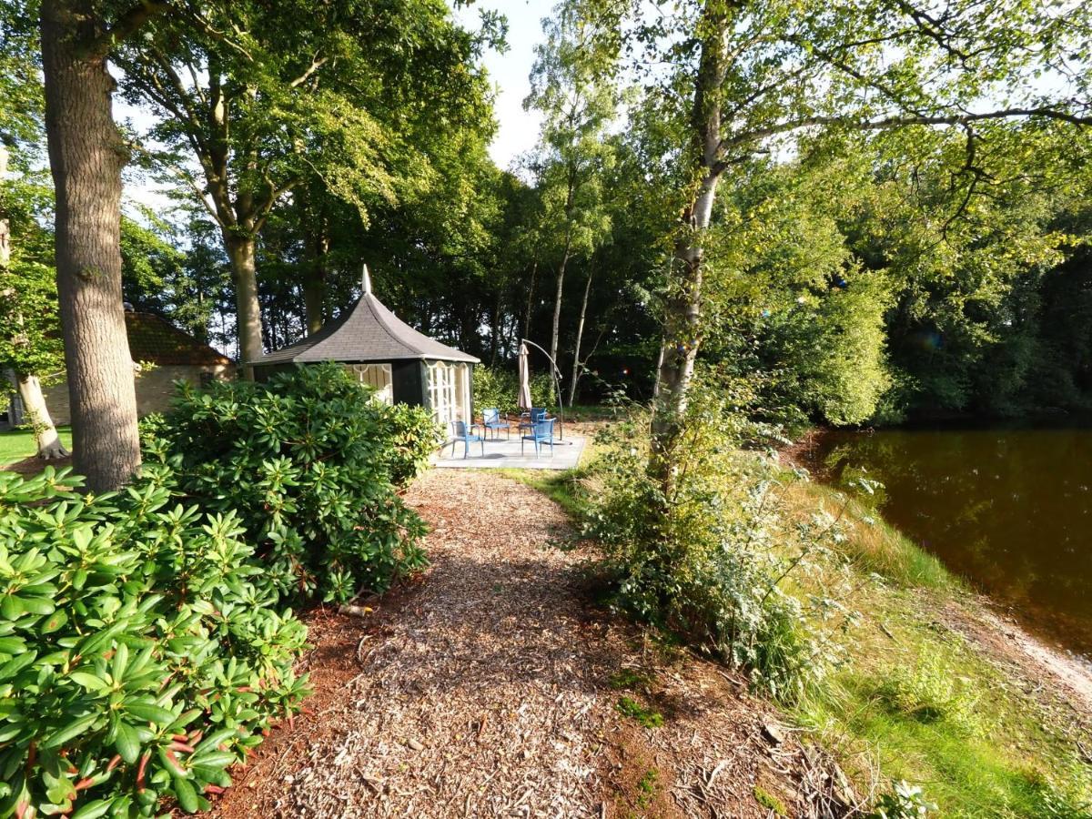 Landgoed Huize Boschoord Bed and Breakfast Sint Nicolaasga Exteriör bild