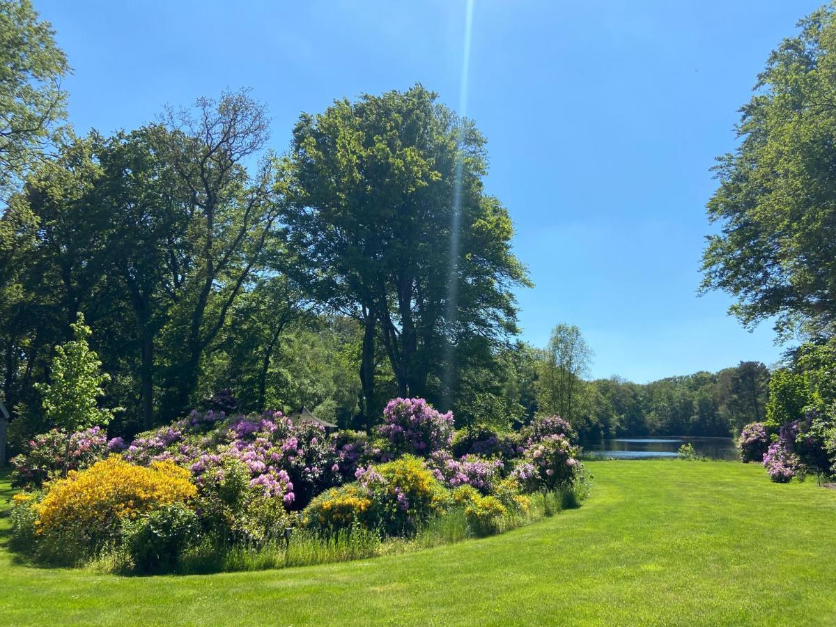 Landgoed Huize Boschoord Bed and Breakfast Sint Nicolaasga Exteriör bild